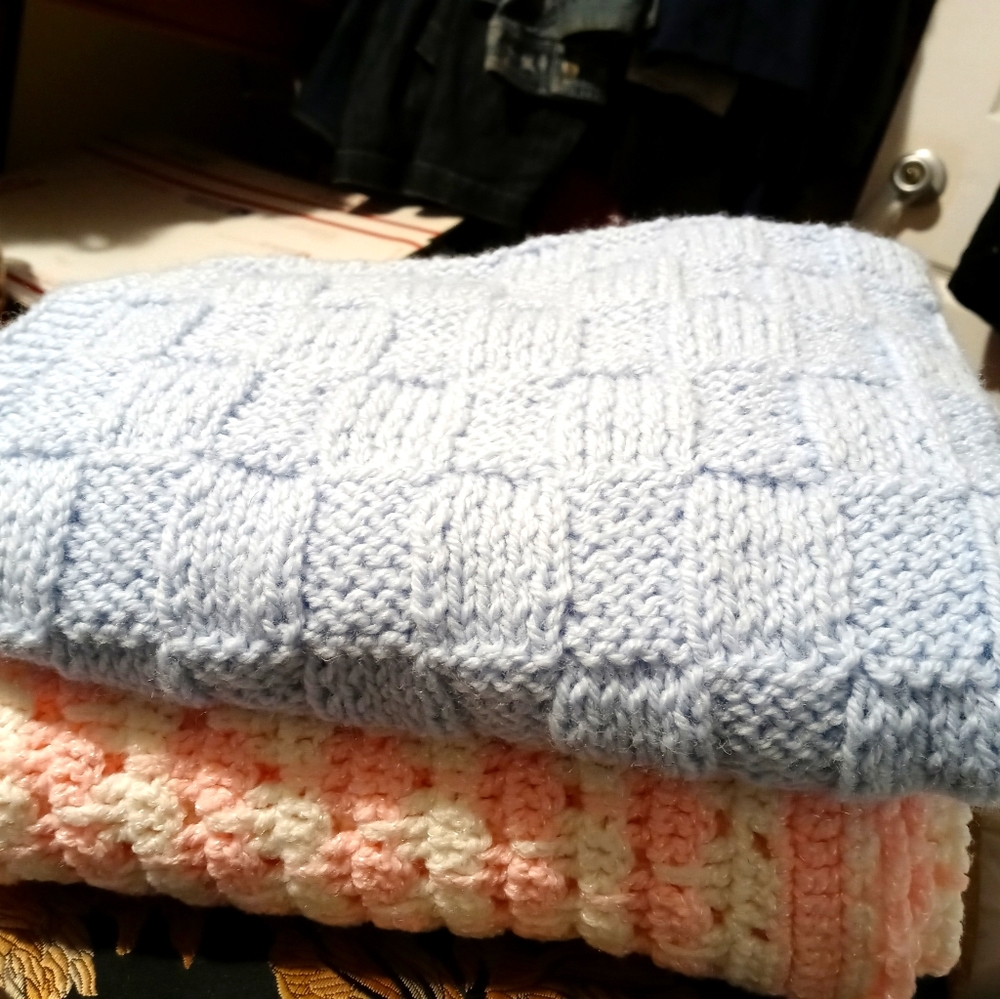 🌇TWO HANDMADE CROCHET THROW 👶